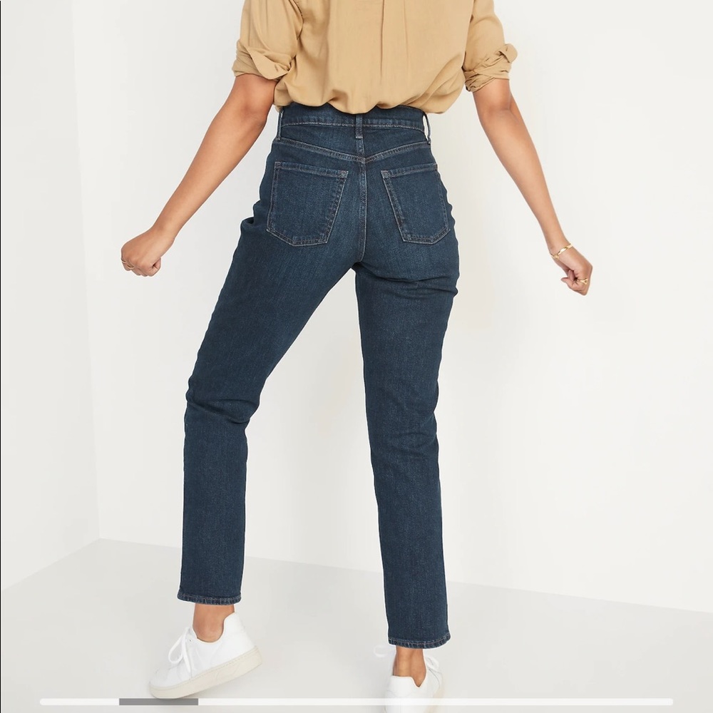 Old Navy Extra High Rise Curvy Sky-Hi Straight Jeans